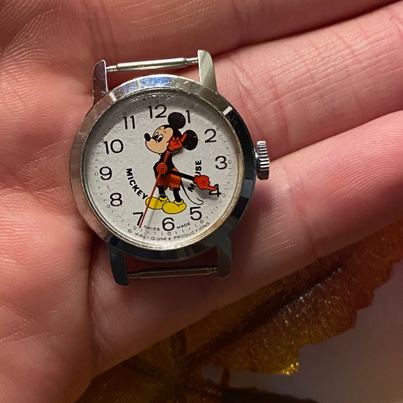 Vintage Bradley Mickey Mouse watch! - Picture 4 of 9